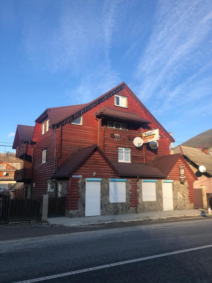 Fayniy Motel Tatariv Exterior photo